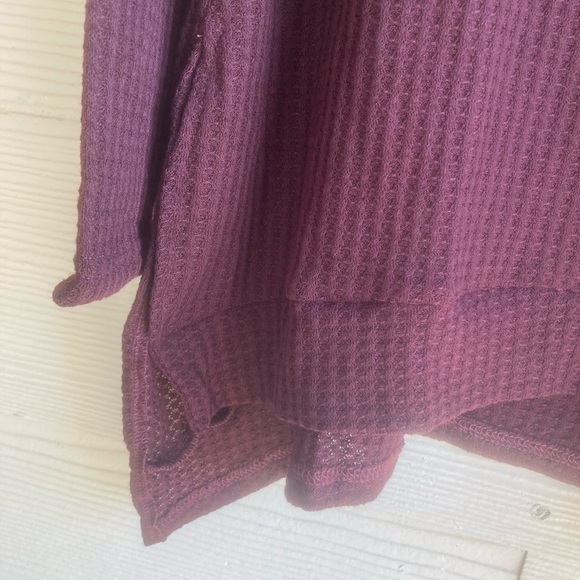 NWOT Turtleneck Batwing Sleeve High Low Hem Side Slit Waffle Knit Casual… - Picture 5 of 10